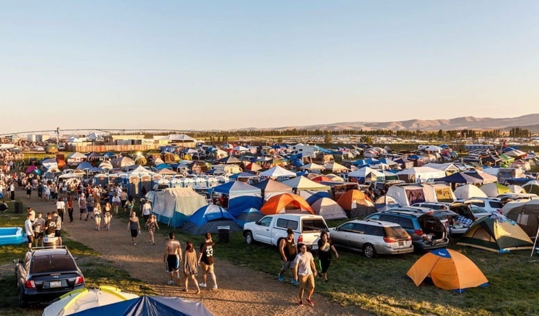 EC Village Car Camping